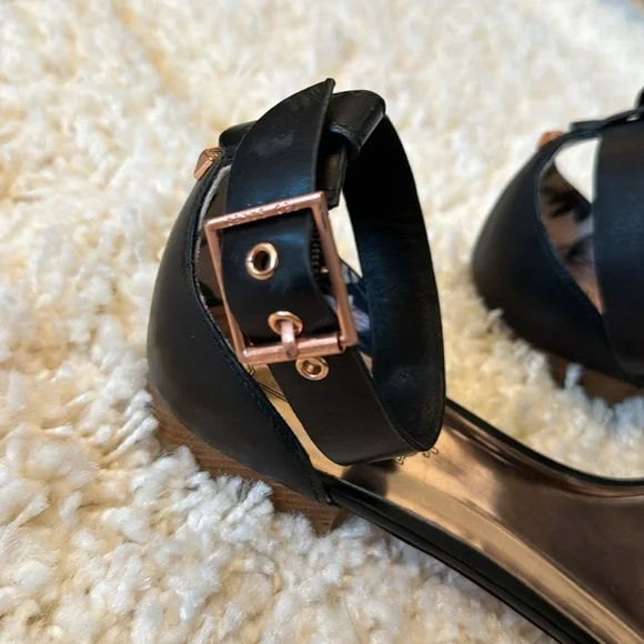 Ted Baker Womens Leather Block Heel Studded Bow Detail Ovey Sandal